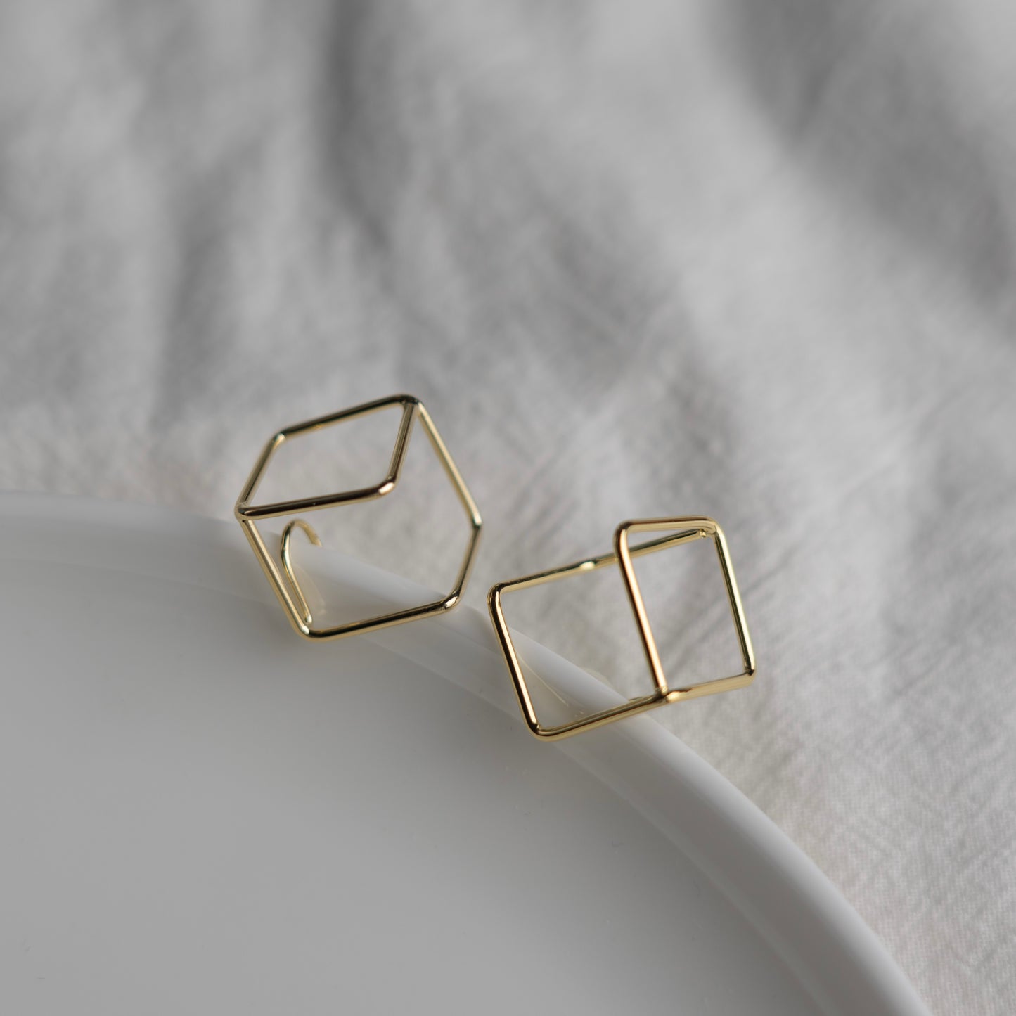 Geometric Cube Clip On