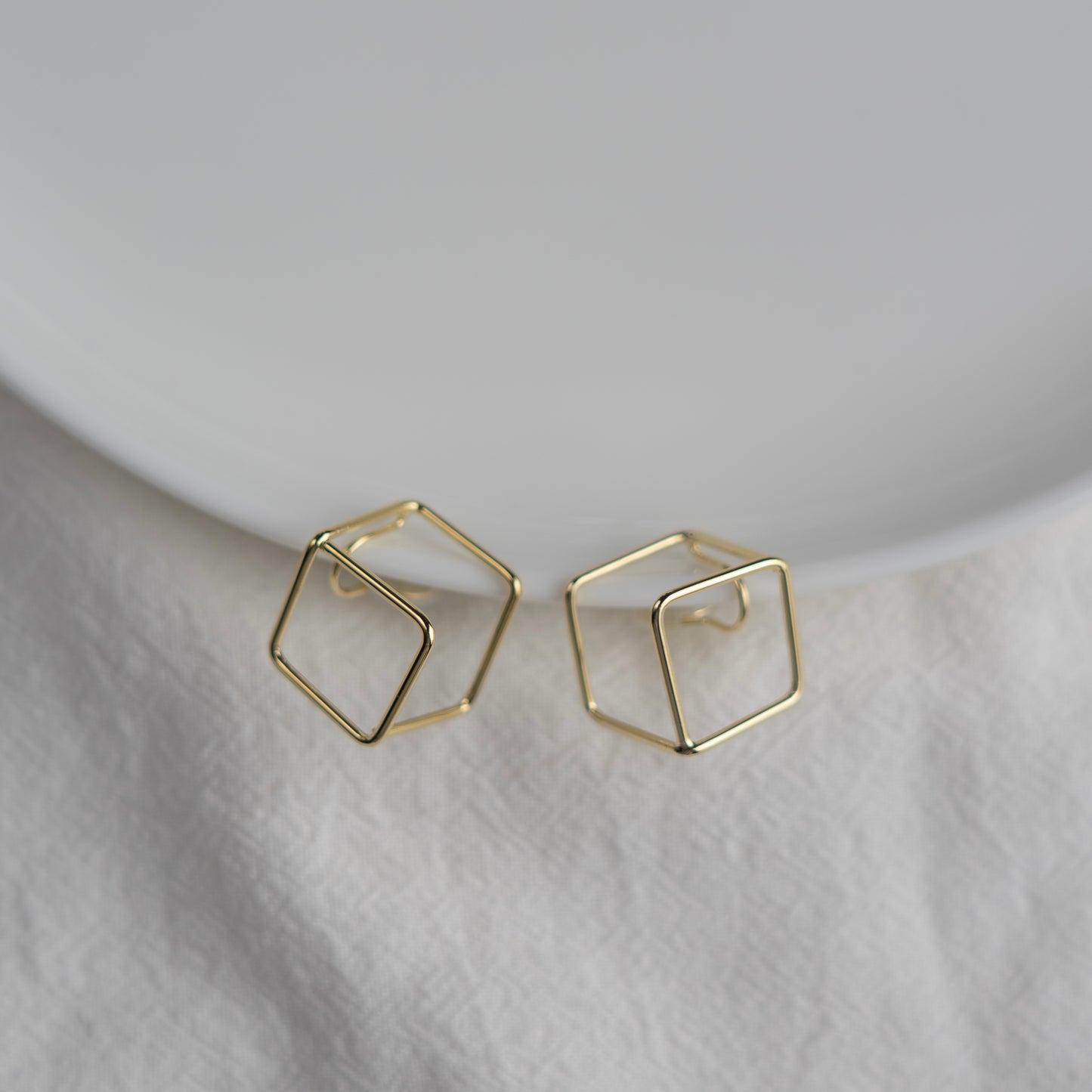 Geometric Cube Clip On