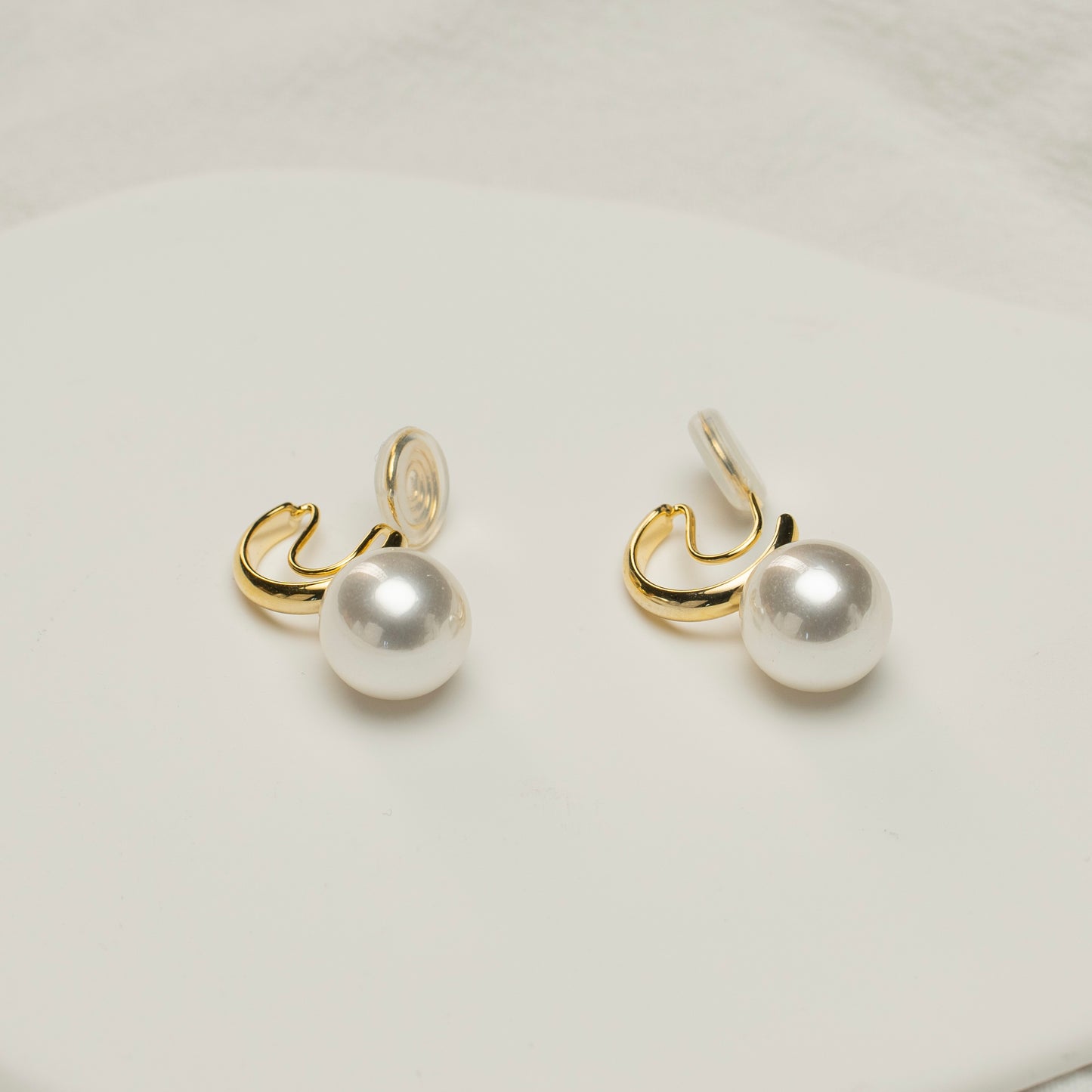 Classic Pearl Clip-On