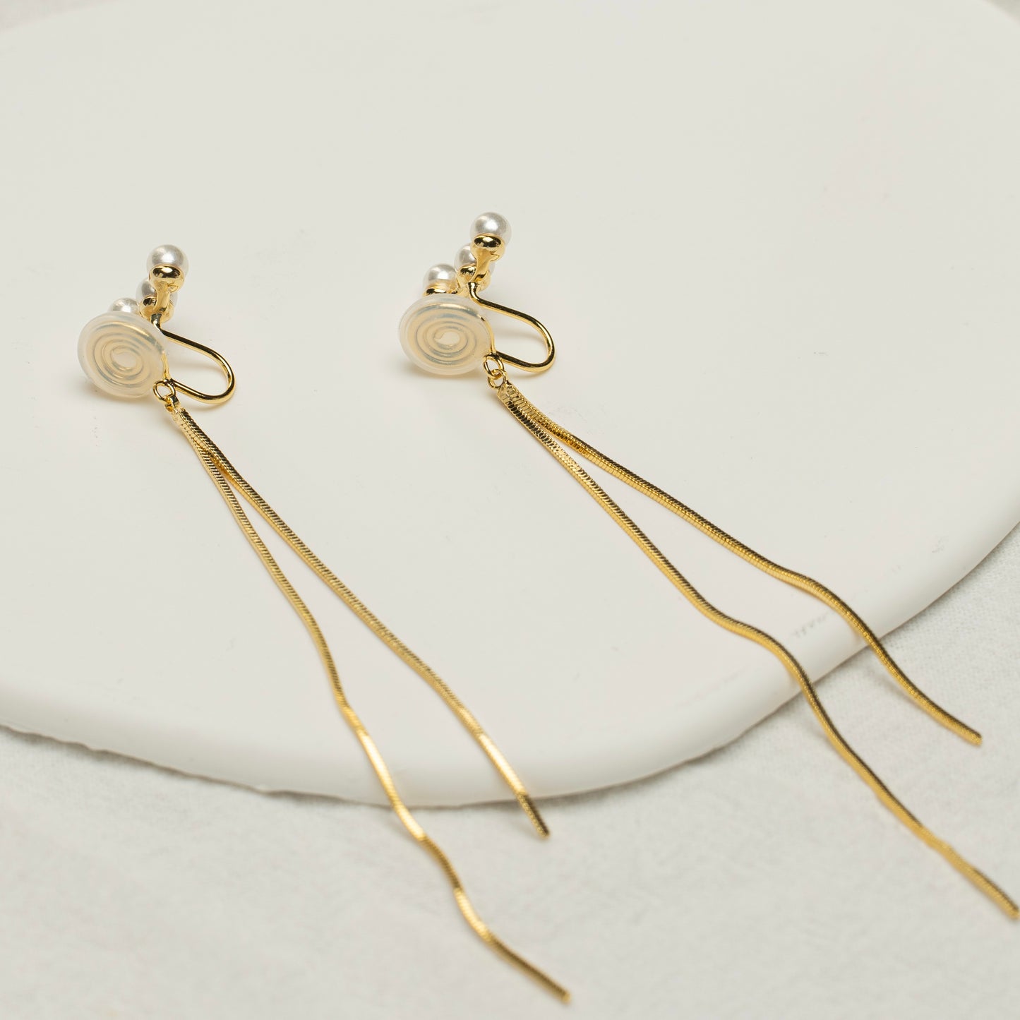 Long Chain Pearl Clip-On
