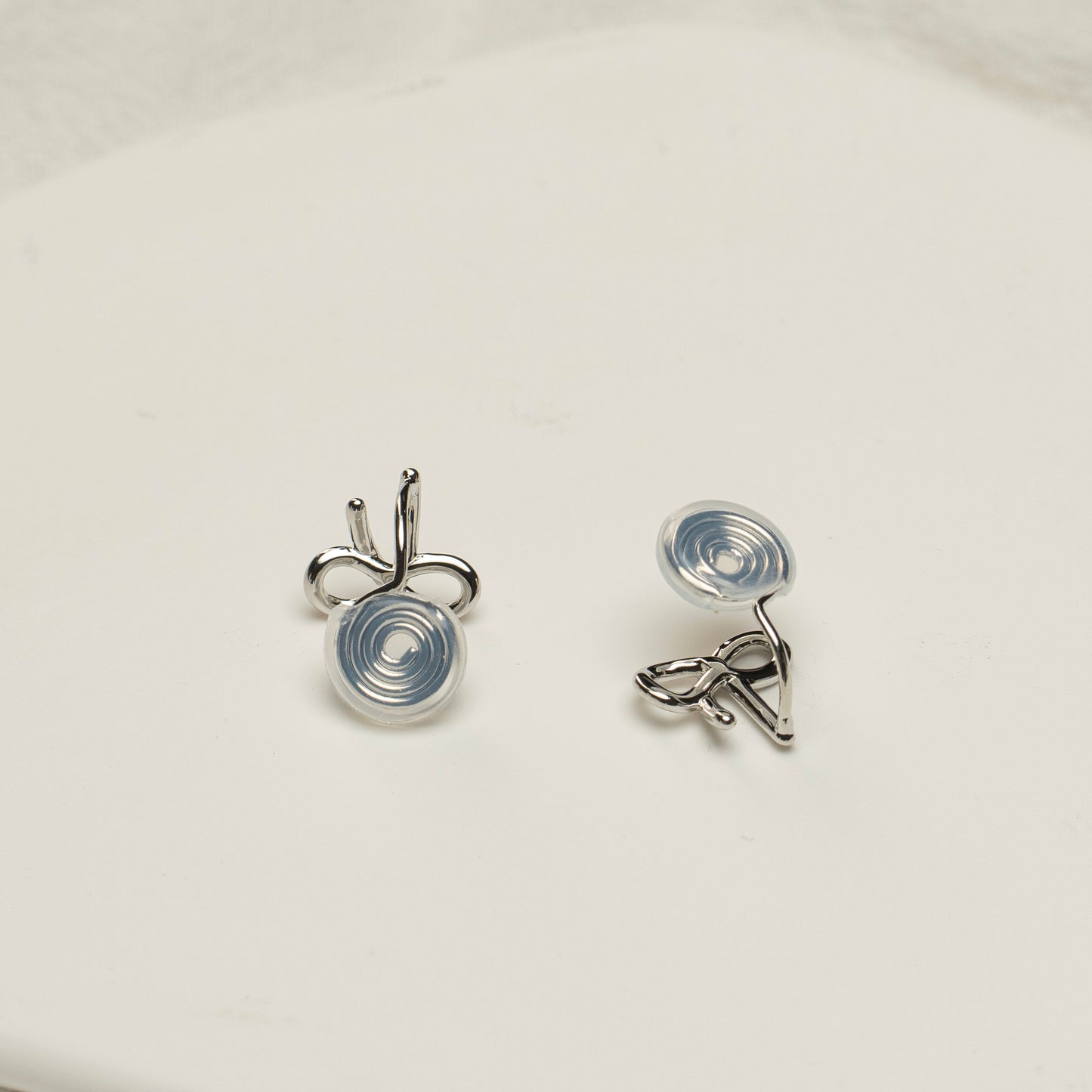 Silver Bowknot Clip-On