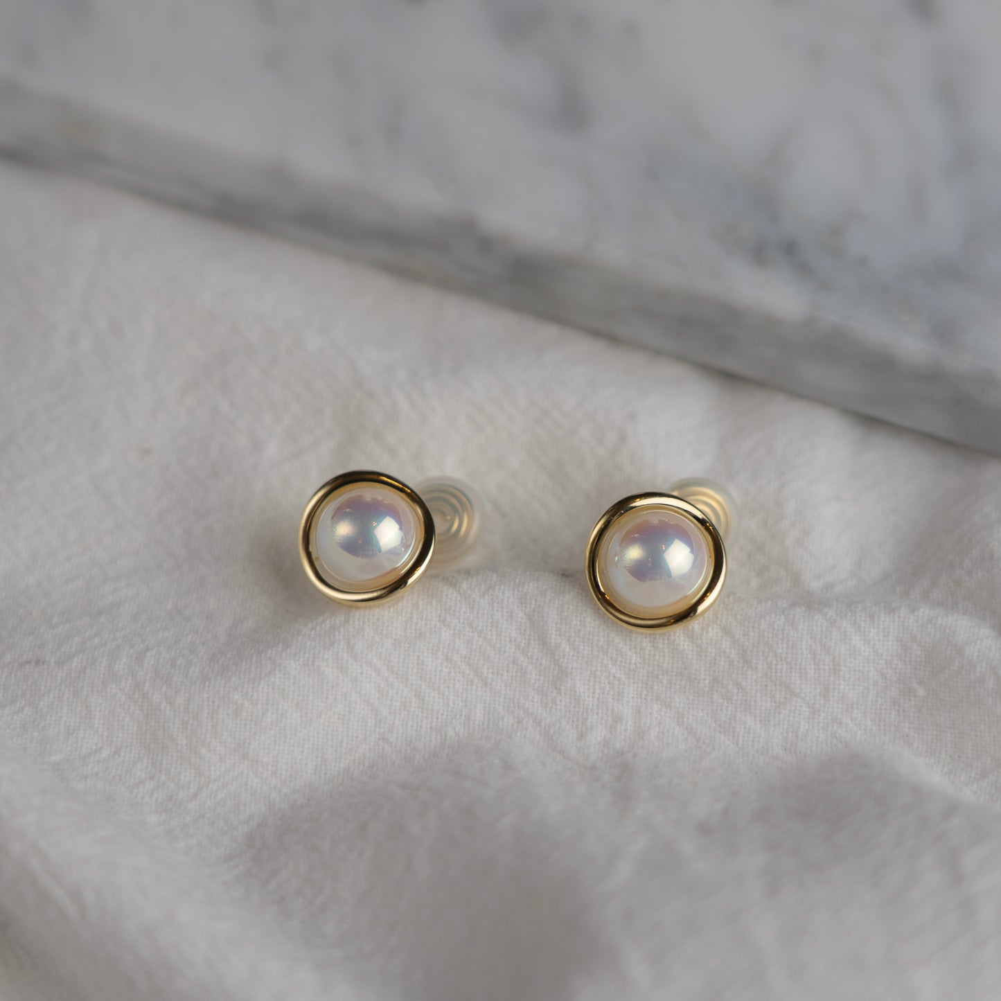 Pearl Clip On