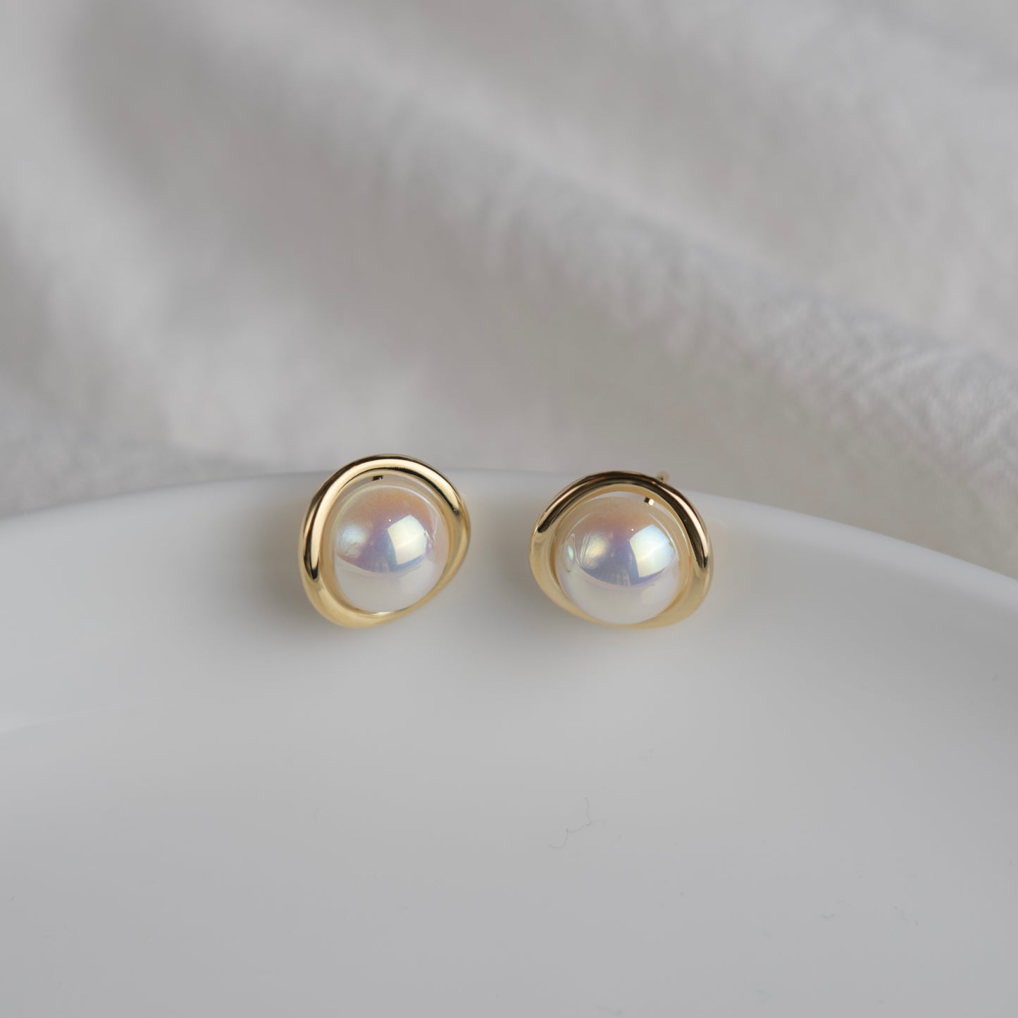 Pearl Clip On