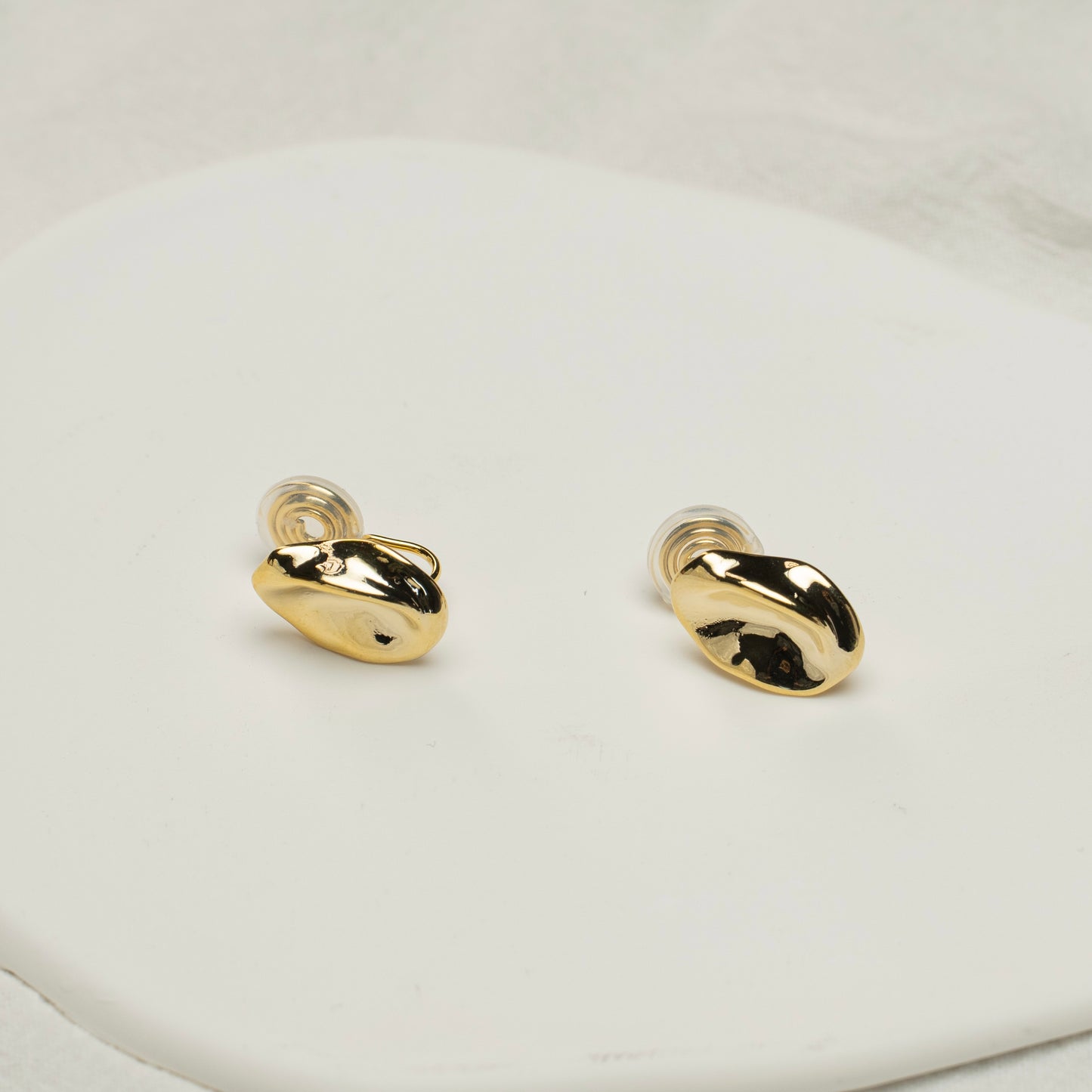 Gold Abstract Bean Clip-On