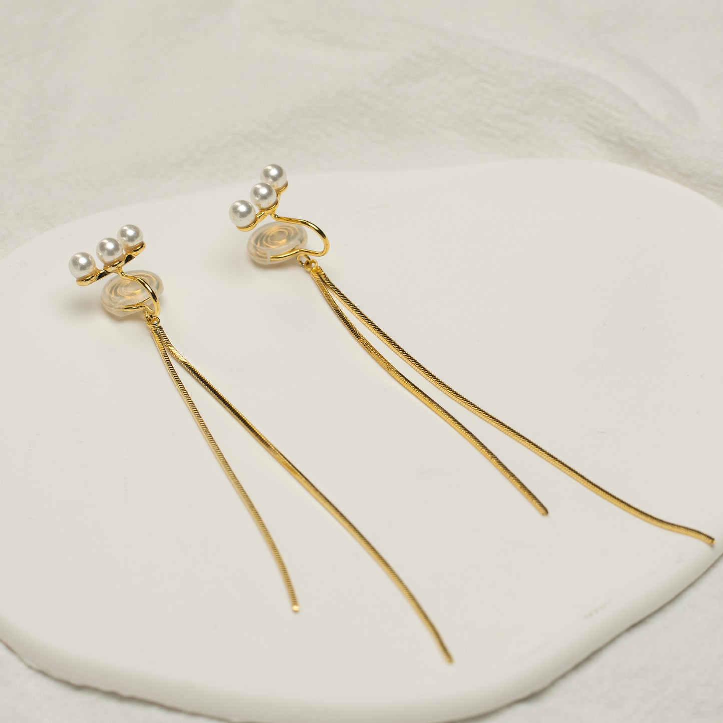 Long Chain Pearl Clip-On