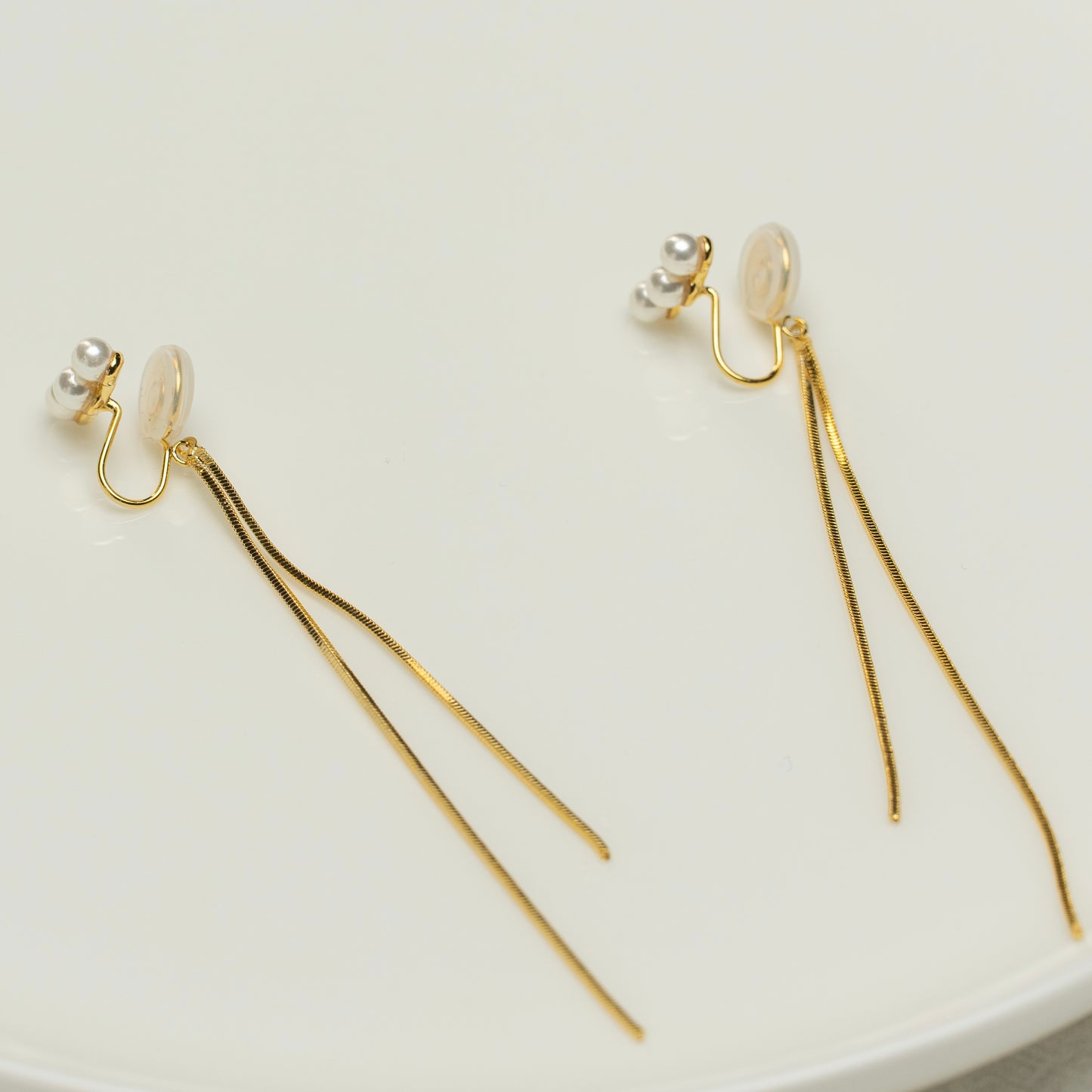 Long Chain Pearl Clip-On