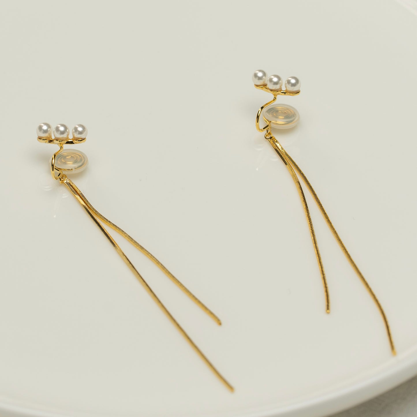Long Chain Pearl Clip-On